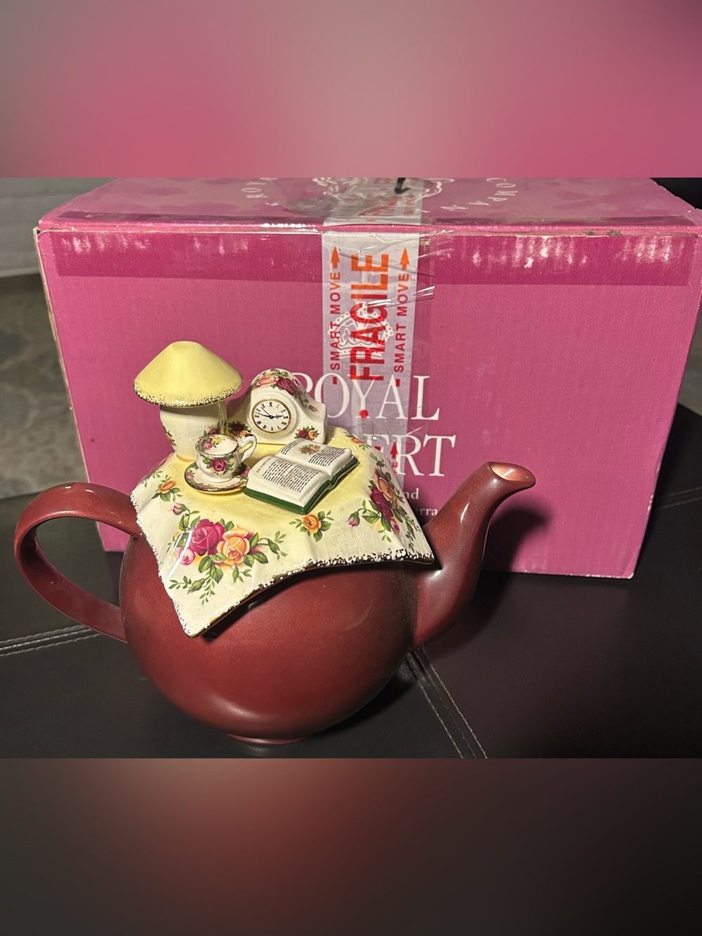 vintage 1997 Royal Albert Old Country Roses "Evening Reading" novelty earthenwar